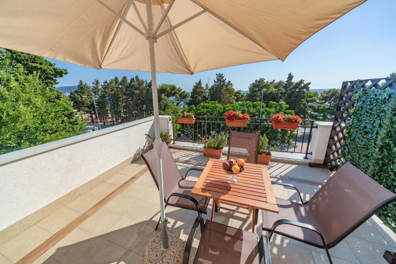 Mika'S Seaview Apartments 巴尔 外观 照片